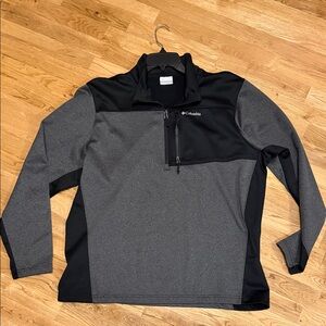 Columbia Two-Tone Black and Gray Quarter-Zip